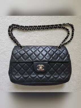 CHANEL Classic Double Flap in Black with Certificate of Authenticity & DUST BAG